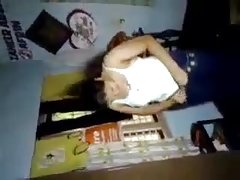 Fată dulce, cu o mare dildo anus
