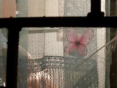 Tip cums la anus fata si se raspandeste sperma pe ea