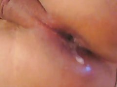 Două noduri se aduce reciproc la orgasm dupa ce se masturbeaza cu mâna