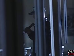Maseur mângâie sânii în ulei sexuala fete, și apoi se răcește dracu ' ei