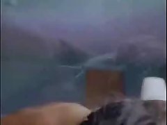 O tânără heifer în fusta îi place, când te fuți cu poziția dominantă