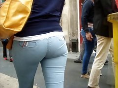 Cunoscut si futut tanara bruneta in parc