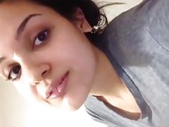 Porno cu un tip frumos și sexy bruneta