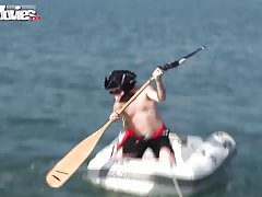 Javrelor în anal blonda și ejaculează în gura