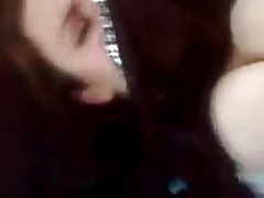 I faci fata inghetata, le-a dat în gura și