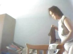 Tipa cu teste primeste sperma pe piept, după