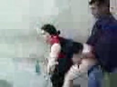 A adus o prietena si